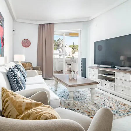 شقة Eld41- Prime Location, Pool Views And Evening Sun